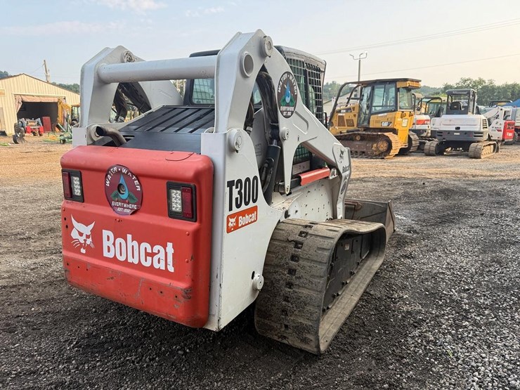 2008-bobcat-t300-image-4