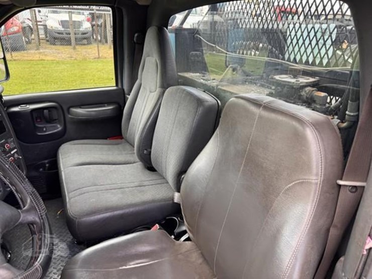 2007-gmc-topkick-c5500-image-12
