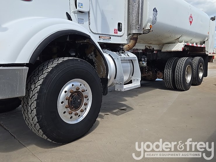2005-peterbilt-357-image-9