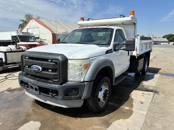 2011-ford-f550-image-1