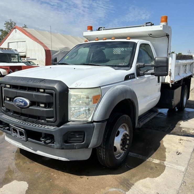 2011 FORD F550