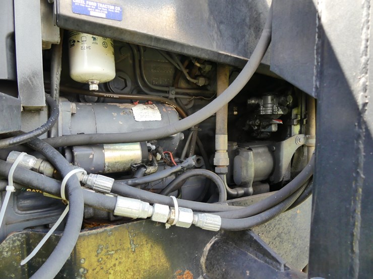 new-holland-4835-image-15