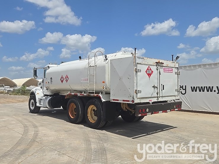 2014-peterbilt-348-image-3