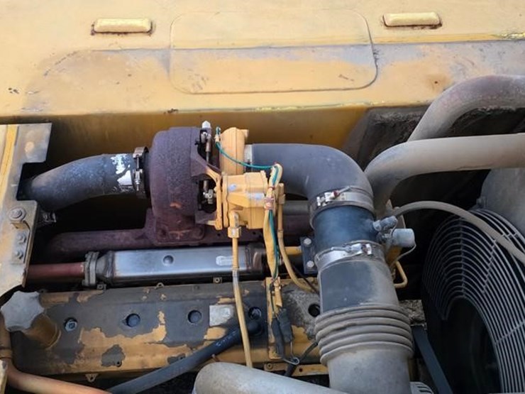 2011-deere-240d-lc-image-75