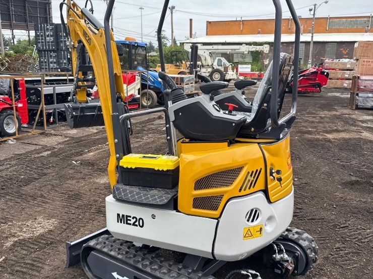 new-sd-lanch-co-mini-diesel-excavator-model-me20-image-10