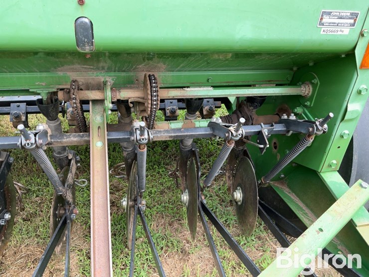 john-deere-8300-image-16