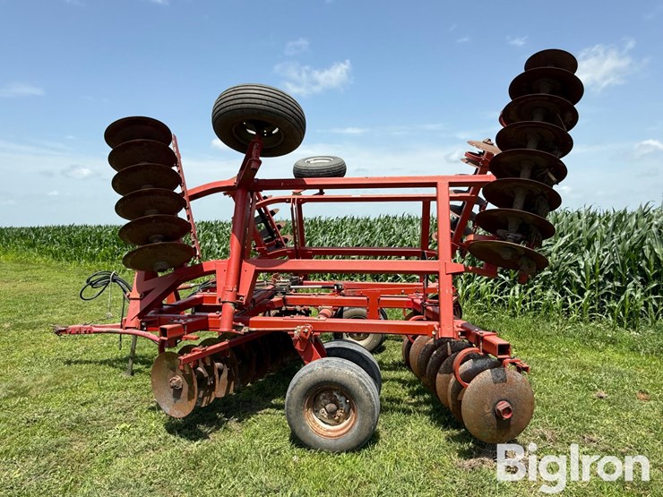 massey-ferguson-820-image-7