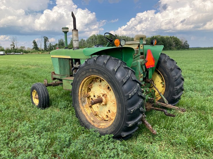 john-deere-3020-image-2