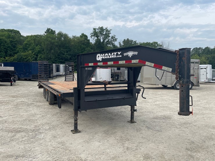 #403-•-2015-quality-8.5-x-25'-flatbed-gooseneck-(has-in-title)-(helenville,-wi)-image-2