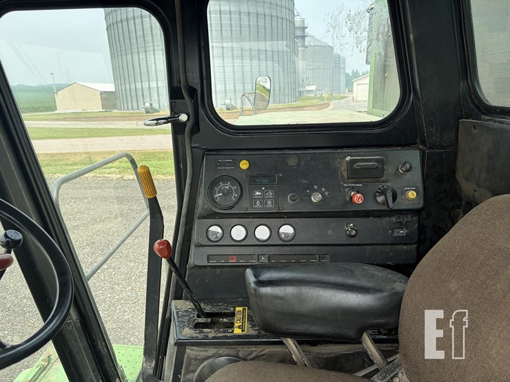 1985-john-deere-7720-titan-ii-image-12