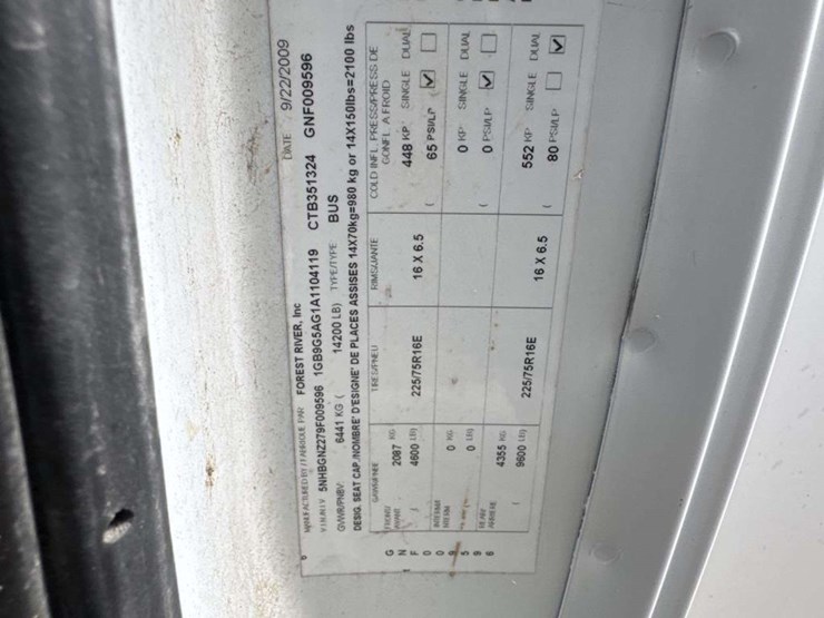 2010-chevrolet-express-g4500-image-10