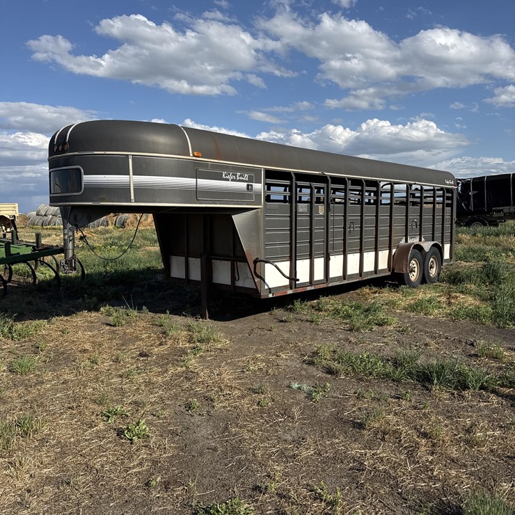1994 Kiefer Built Stockmaster Magnum T/A Livestock Trailer
