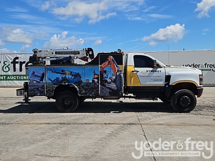 2021-chevrolet-silverado-5500hd-image-6