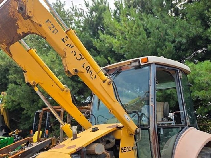 new-holland-555e-image-28