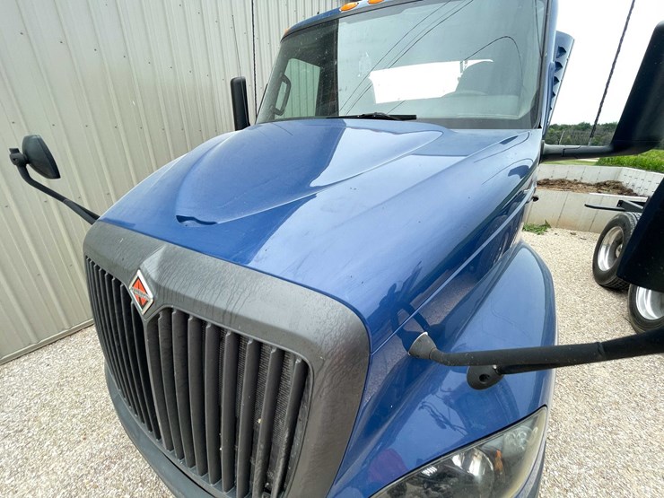#108-•-2020-international-semi-tractor-(has-wi-title)-(denmark,-wi)-image-14