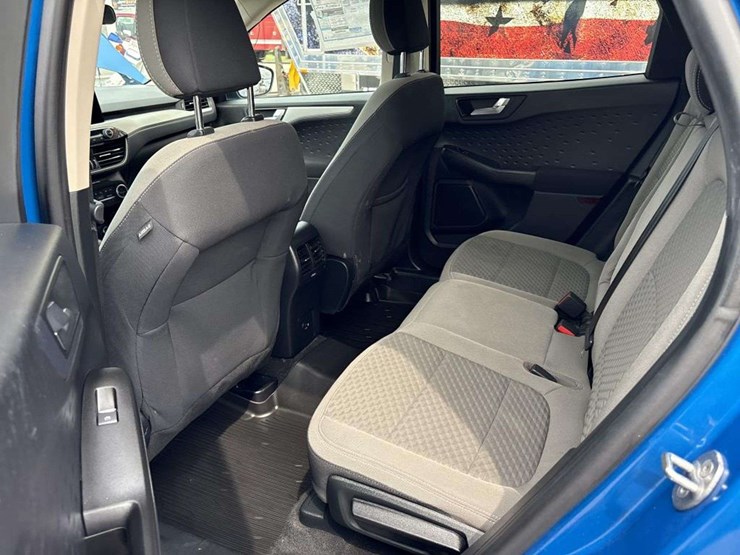 2020-ford-escape-se-image-10