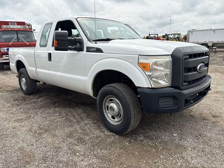 2014-ford-f250-xl-image-4