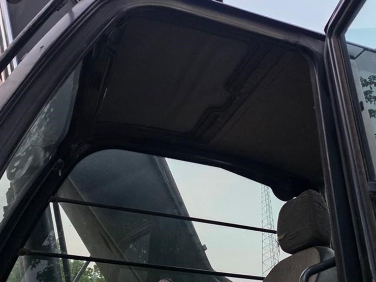 2011-deere-240d-lc-image-81