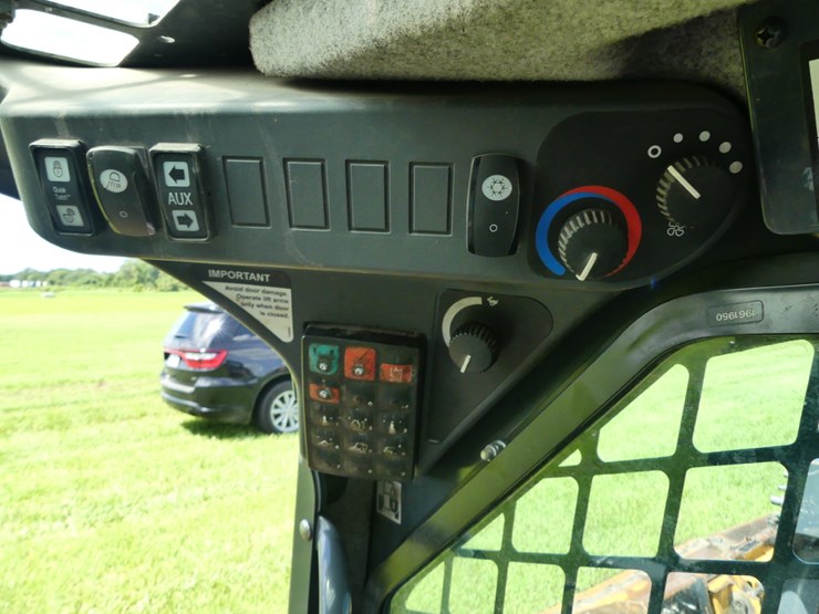 deere-325g-image-16