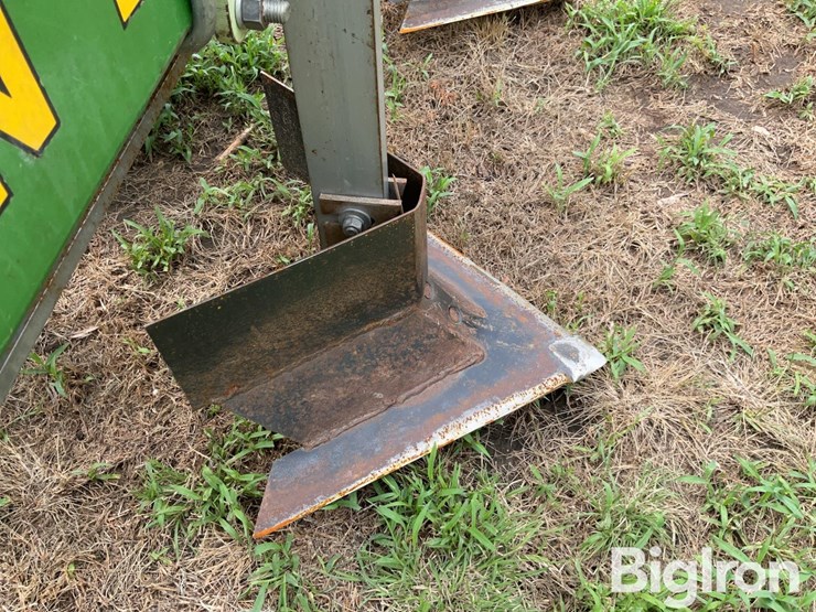 john-deere-12-image-14
