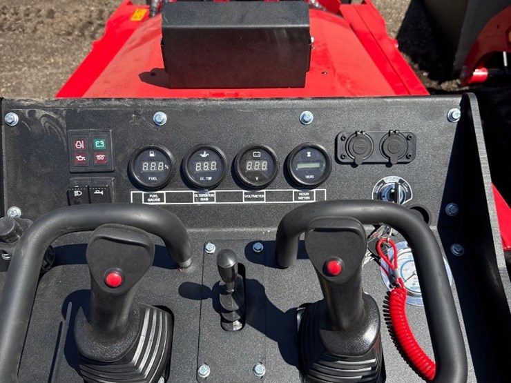 new-sdlool-co-kubota-diesel-stand-on-skidloader-model-sl-v1000-image-8