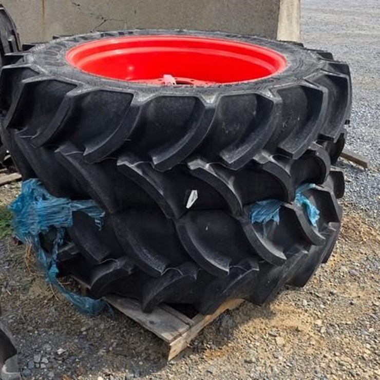 2-GOOD YEAR 420/75R34 TRACTOR TIES & RIMS