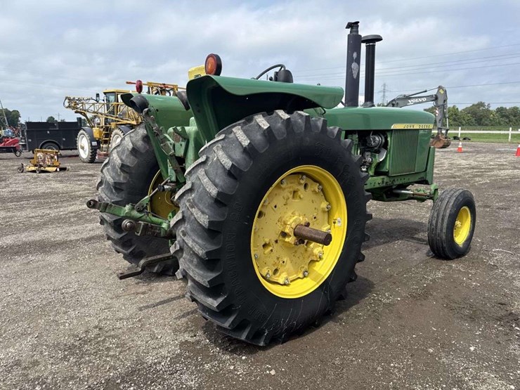 john-deere-4320-image-4