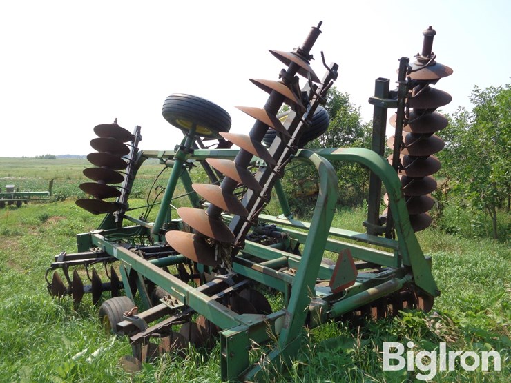 john-deere-235-image-7