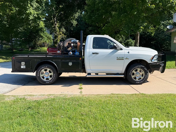 2016-dodge-3500hd-image-4