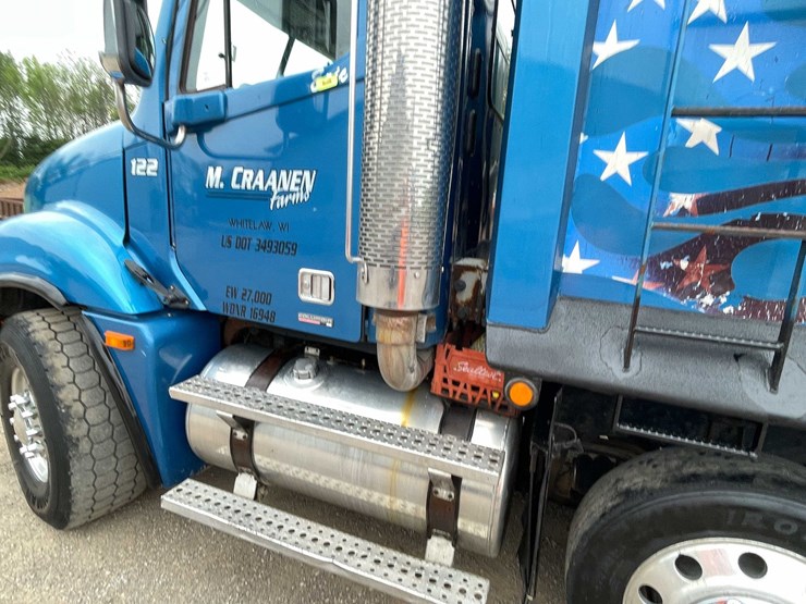 #141-•-2007-freightliner-cascadia-dump-truck-(has-wi-title)-(denmark,-wi)-image-13