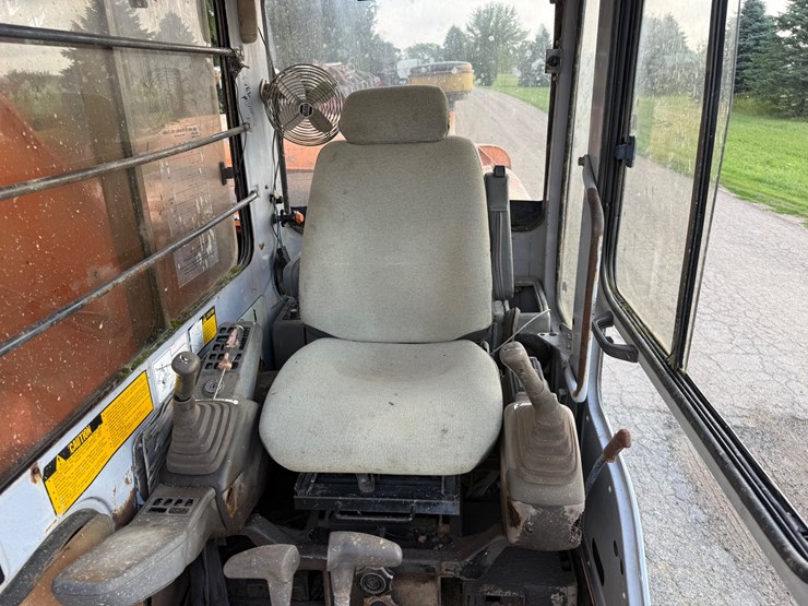 2000-hitachi-ex200-lc-image-36