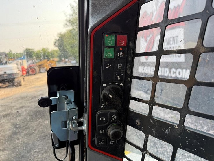 2024-bobcat-t66-image-21
