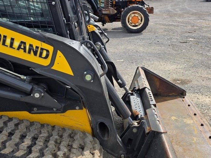 2022-new-holland-c345-image-9