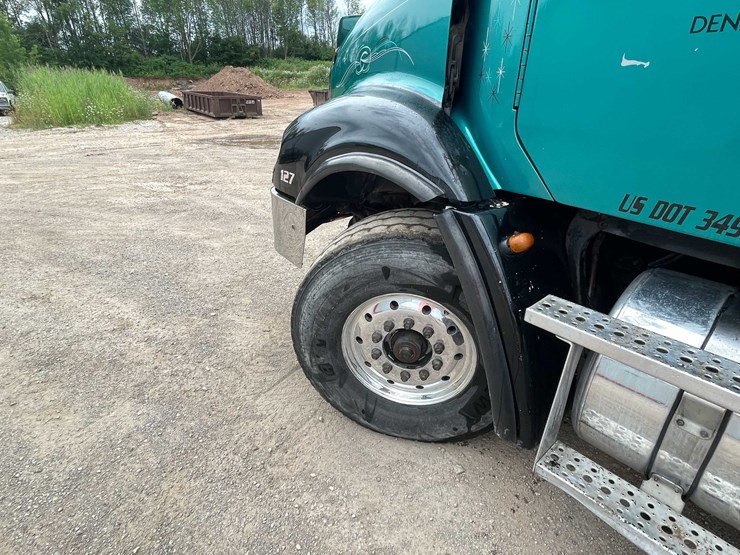 #142-•-2005-freightliner-dump-truck-(title-in-delay)-(denmark,-wi)-image-9