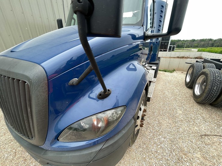 #108-•-2020-international-semi-tractor-(has-wi-title)-(denmark,-wi)-image-12