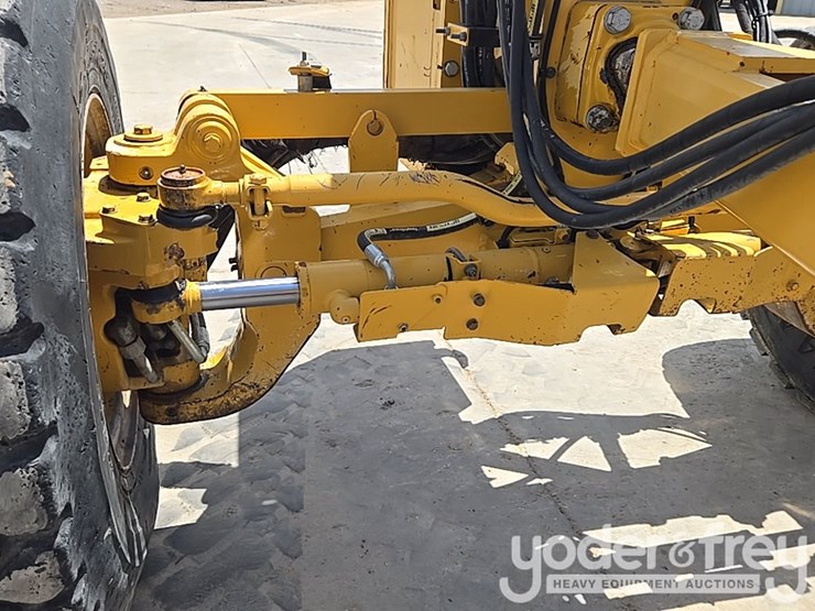 2016-caterpillar-140m3-awd-image-14