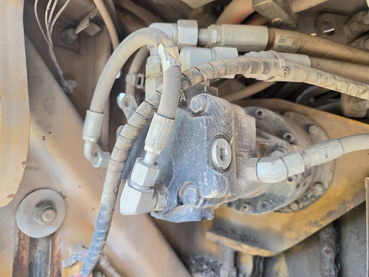 caterpillar-ap-1055f-image-86