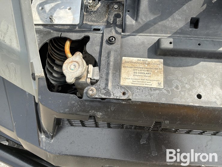 2019-massey-ferguson-730-image-14