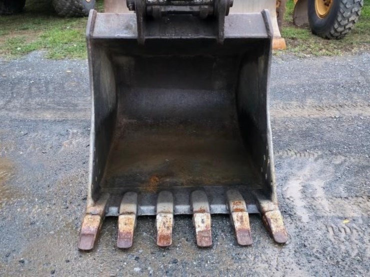 2011-deere-240d-lc-image-57