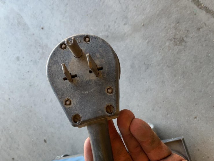 miller-millermatic-200-wire-welder-image-19