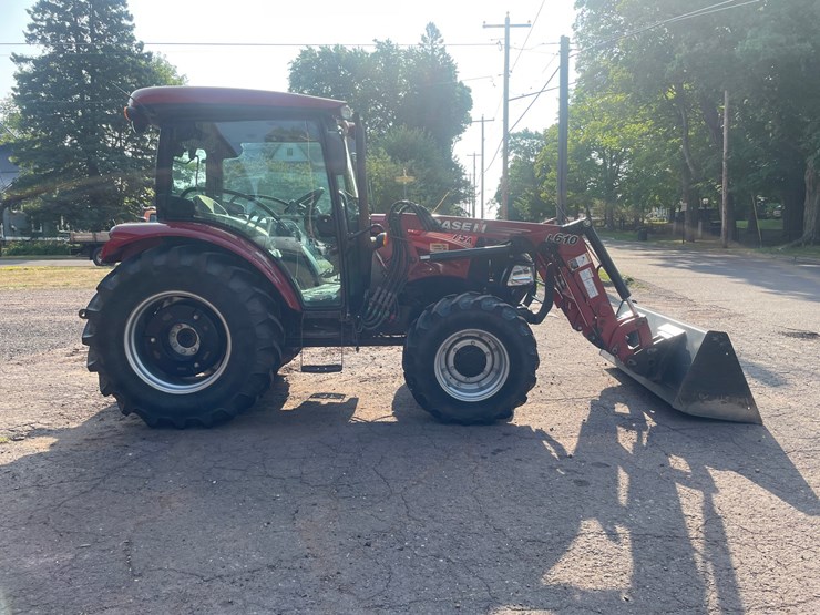 2019-case-ih-farmall-75a-image-4