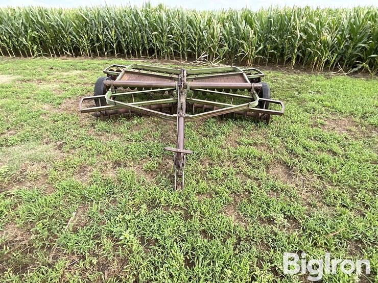 john-deere-12-image-2