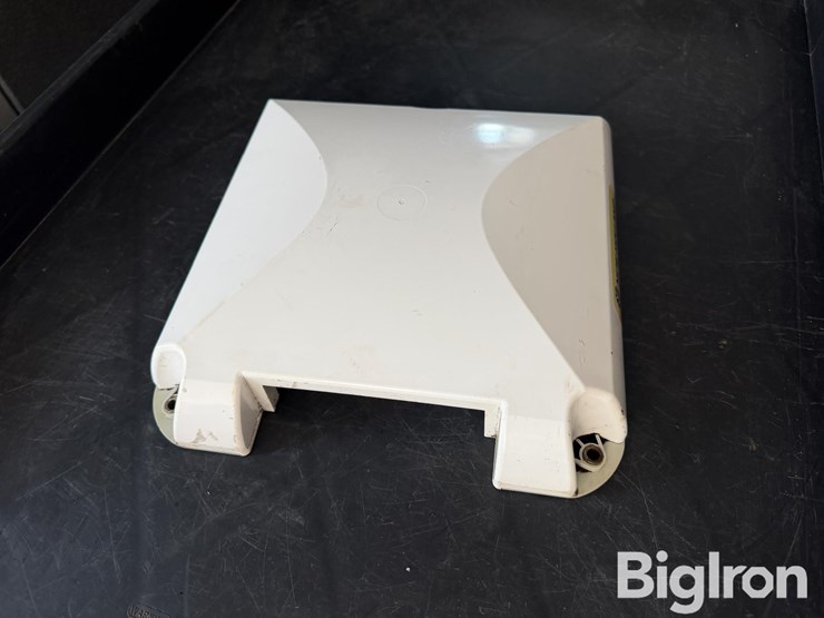 2021-case-new-holland-372-receiver-image-7