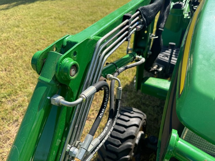 2014-john-deere-1023e-image-30