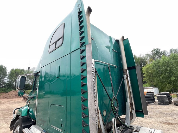 #114-•-2011-mack-semi-tractor-(has-wi-title)-(denmark,-wi)-image-20