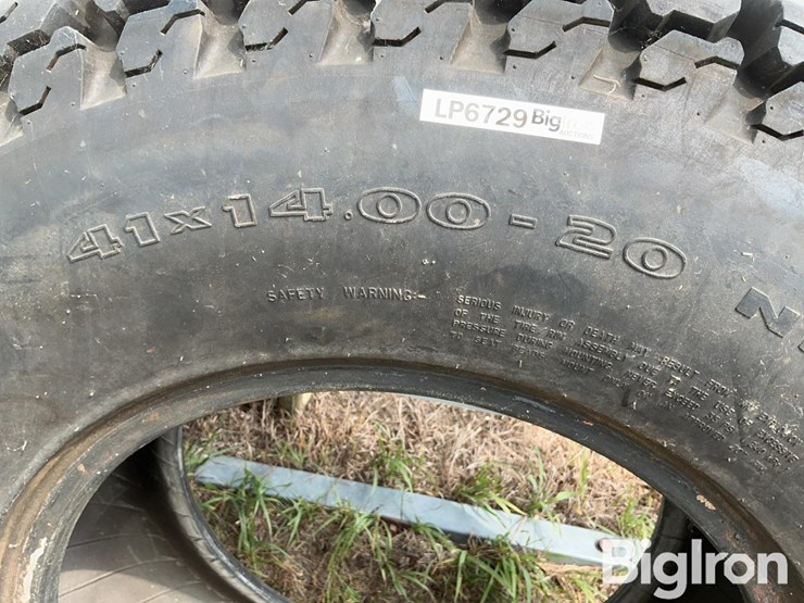 john-deere-3520-image-9