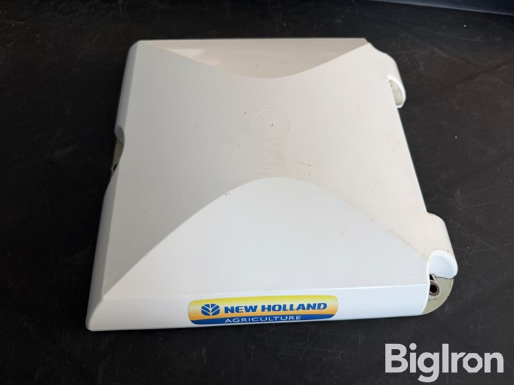2021-case-new-holland-372-receiver-image-9
