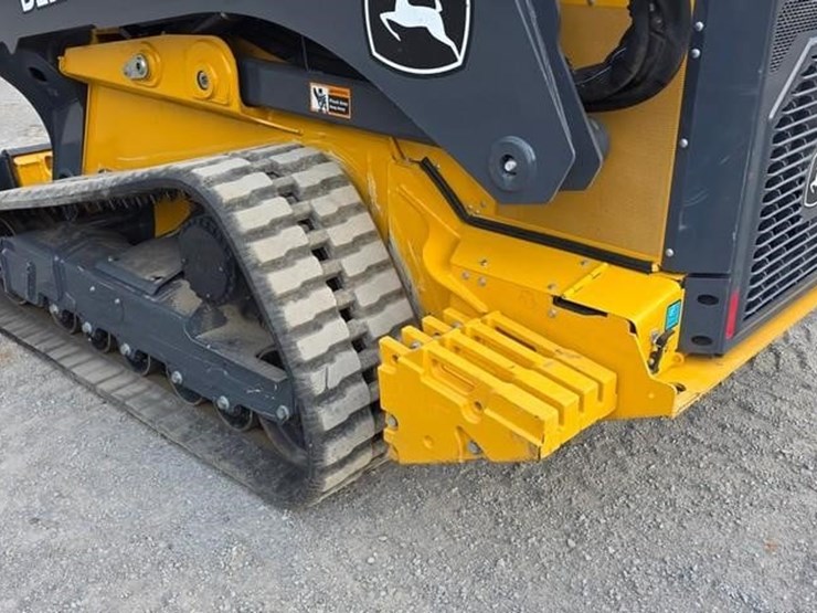 2025-deere-335-p-tier-image-22