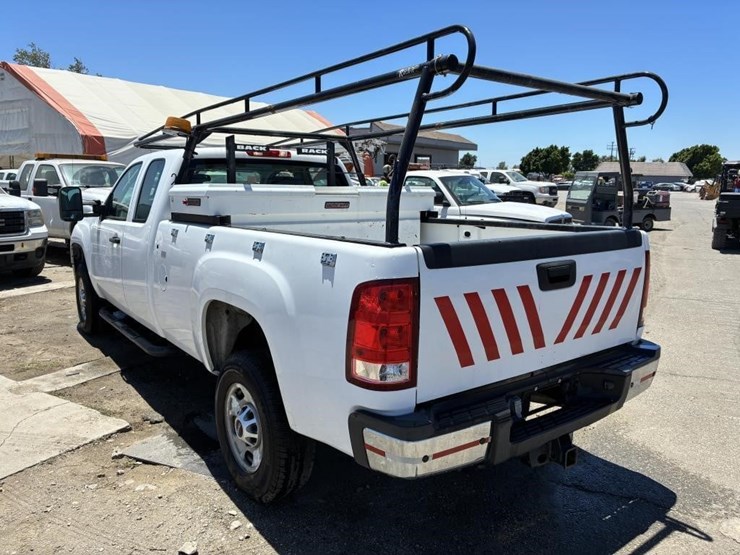 2012-gmc-sierra-2500hd-image-4