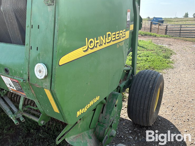 2001-john-deere-567-image-16